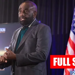 Jesse Speaking at 21 Convention